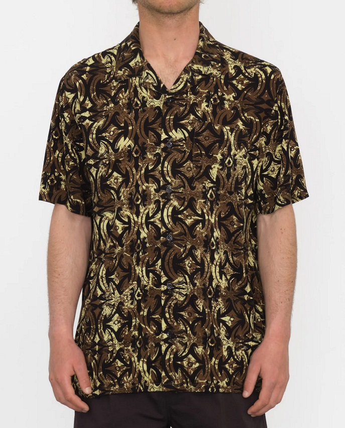 Camicia Volcom Bold Moves da uomo – tessuto in viscosa, maniche corte, stampa vintage, e bottoni con logo Volcom.