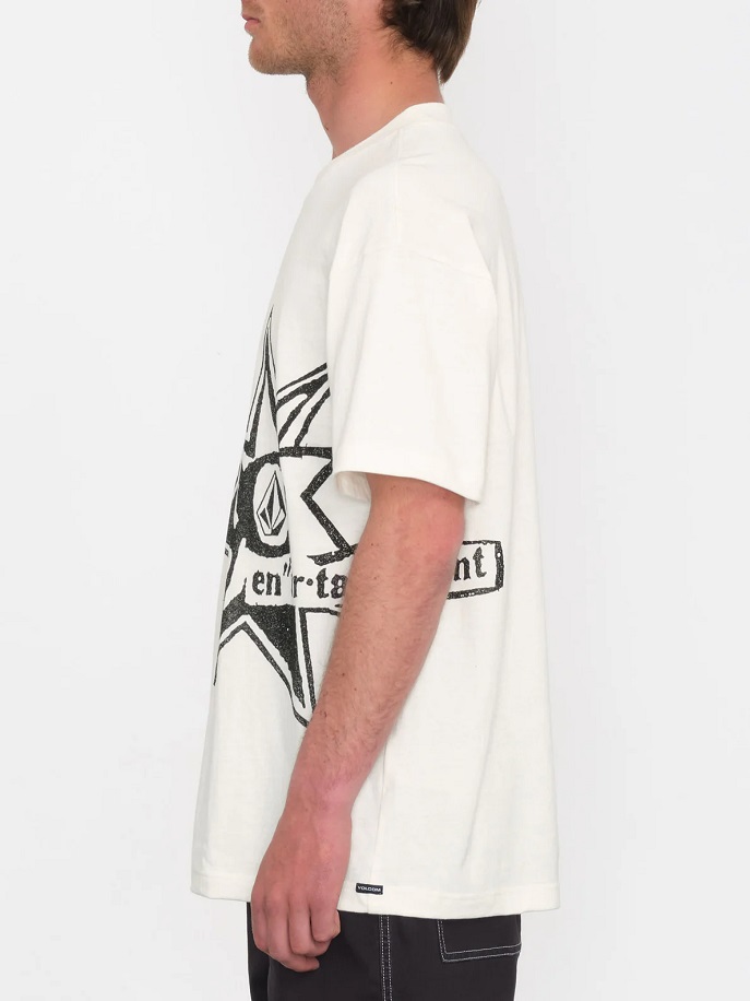 Maglietta Volcom Stone Burst – Cotone bianco con stampe Volcom Entertainment in nero, design collaborativo con Hockey Dad, perfetta per un look surf style.