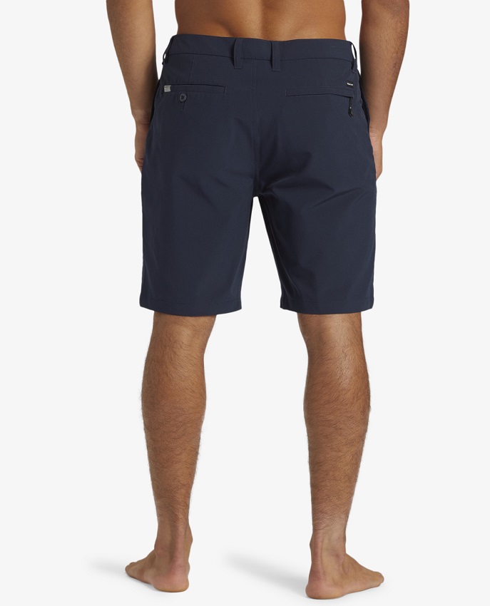 Short Quiksilver Amphibian Union da uomo, tessuto 4-way stretch, lunghezza 20 pollici, resistenti all'acqua, ideali per l'abbigliamento surf da uomo.