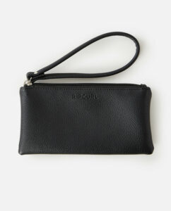 Pochette Rip Curl Essentials nera con cinturino da polso, chiusura con zip e logo in rilievo, dimensioni 19 cm x 11 cm.
