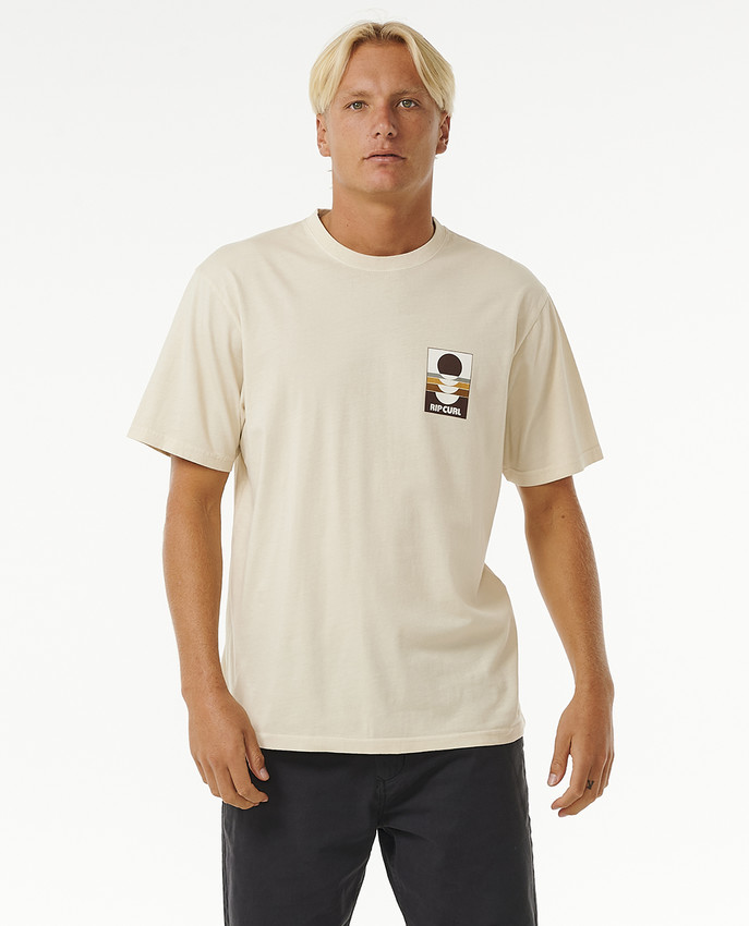Maglietta Rip Curl Surf Revivial da uomo, bianco vintage con stampa Rip Curl sul petto e sul retro, ideale per l'abbigliamento surf da uomo