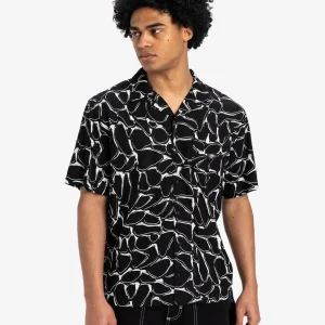 Camicia Mercury Chrome Quiksilver in viscosa con comfort fit, colletto camp, tasca sul petto e mano morbida per l’estate.