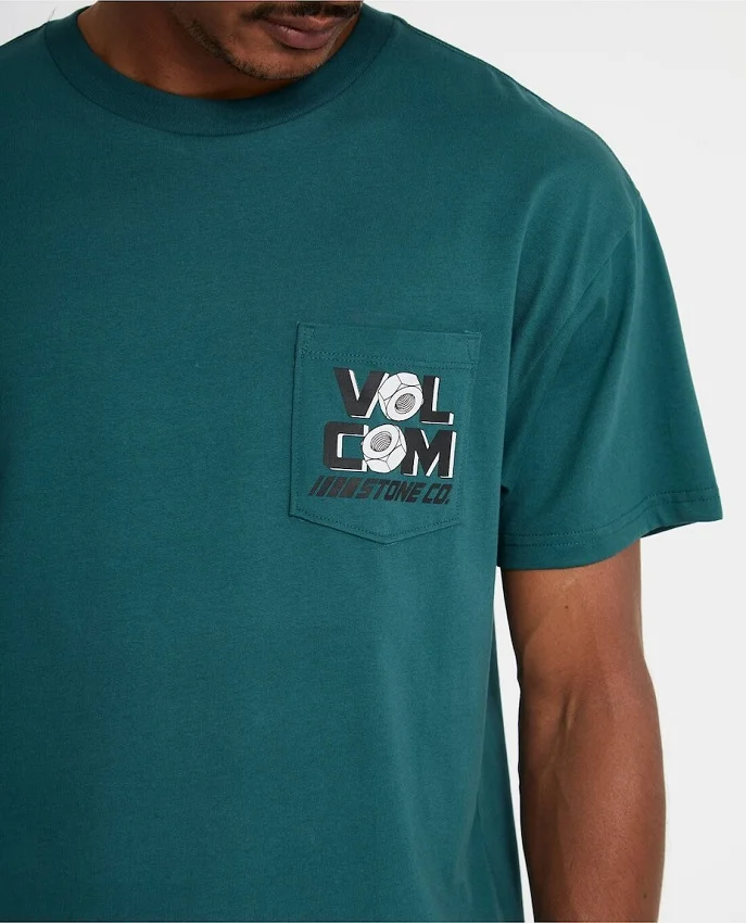 T-shirt Parted Out Pocket Volcom verde da uomo con fit loose, taschino stampato e grafica sul retro_dettaglio